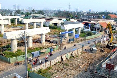 Tan Son Nhat-Binh Loi outer belt road under construction in Binh Thanh District (Photo: SGGP) Tan Son Nhat-Binh Loi outer belt road under construction in Binh Thanh District (Photo: SGGP)